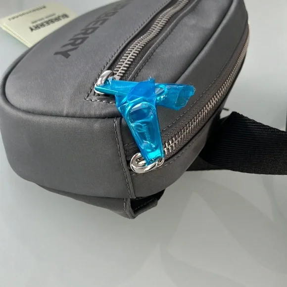 100% Authentic！Burberry Gray Belt Bag with Black Strap and Silver Zipper - Picture 4 of 12